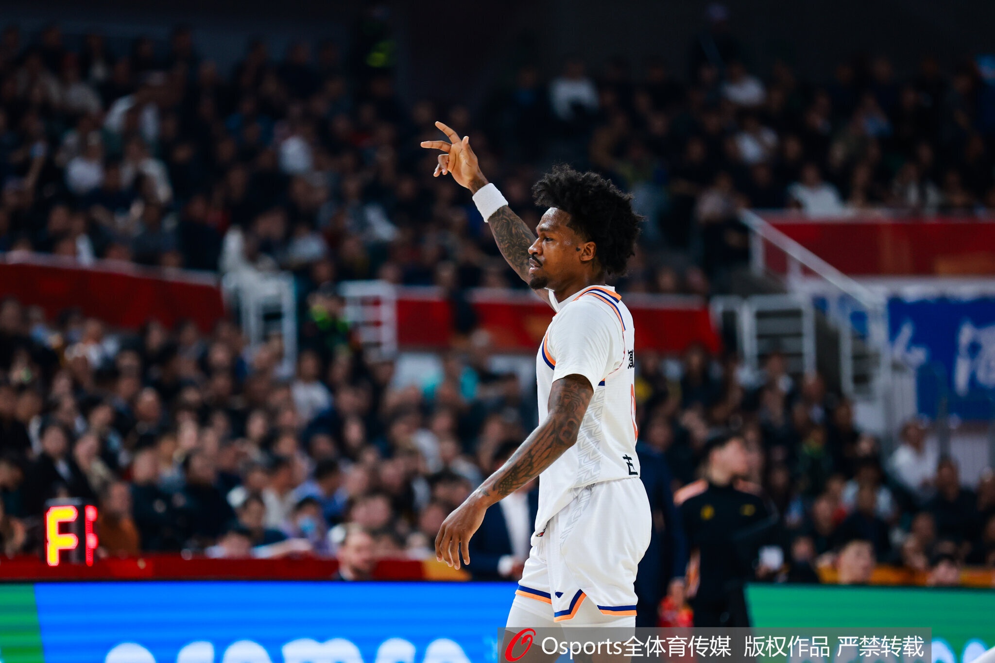 九游体育app下载-上海男篮时隔24年重夺常规赛冠军！上一次是01-02夺冠赛季